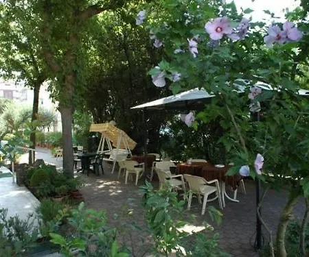 Beverly 3*