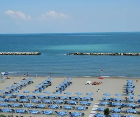 Beverly Hotel 3*