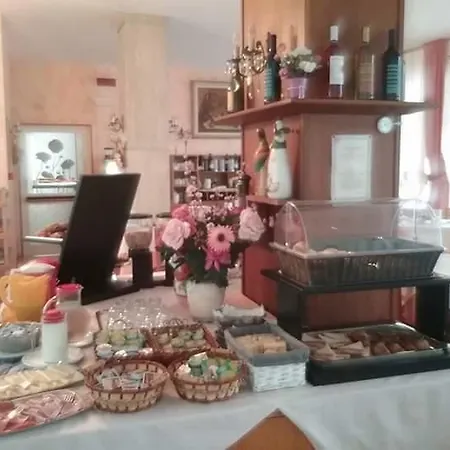 Beverly Hotel 3*
